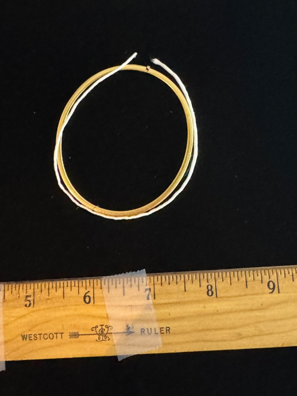 ROBERTO COIN - 18K Yellow Gold Oval Hinge Slim Bangle - Picture 8 of 12